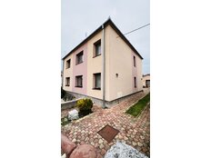 Predaj Rodinný dom HLOHOVEC 479 900 EUR